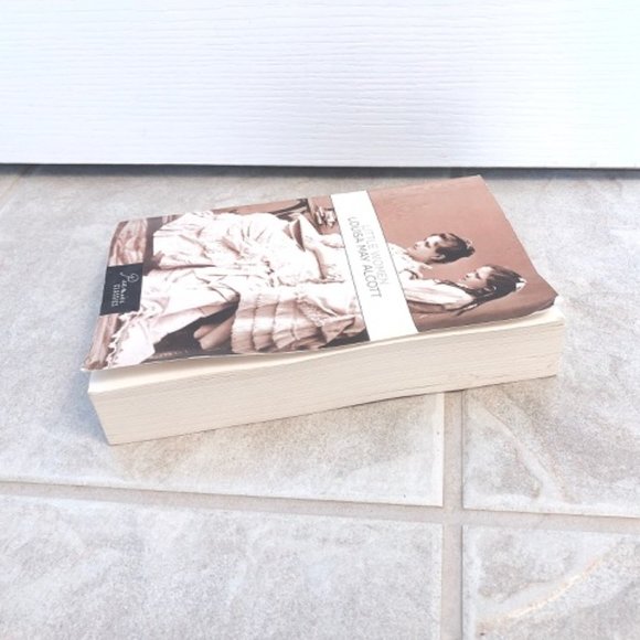 2 Books Little Women and Anne of Green Gables - Picture 4 of 5